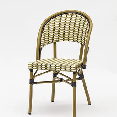 Súčasná elegancia: Vonkajší dizajn jedálenskej stoličky na terasu